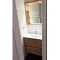 salle de bain contemporaine en chêne clair