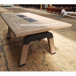 Table piétement fer à cheval