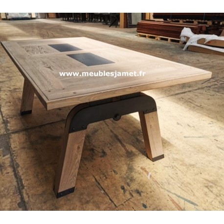 Table piétement fer à cheval