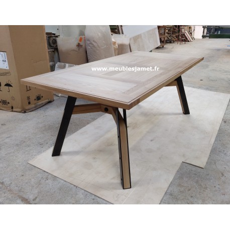 Table Contemporaine Chêne et Métal Réf. MALAKOFF
