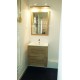 Salle de bain contemporaine lumineuse en bois 